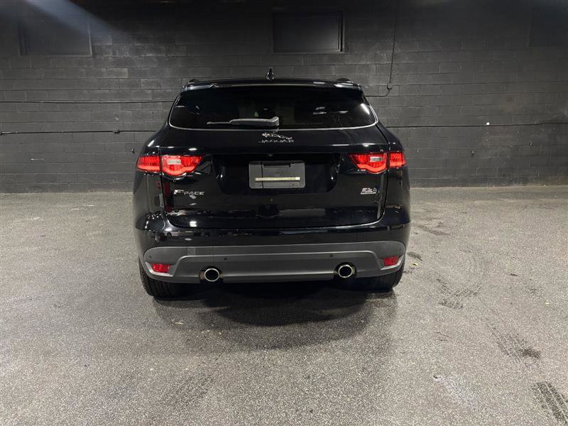 Used 2017 Jaguar F-PACE Prestige image 4