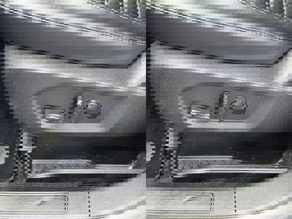 Certified 2023 Ford Edge SEL image 17