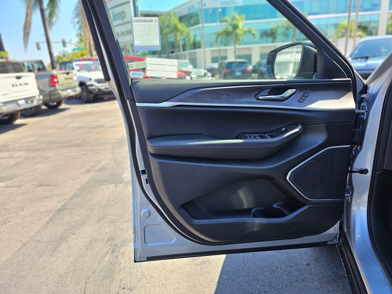 New 2026 Jeep Grand Cherokee L Limited AWD/4WD image 19