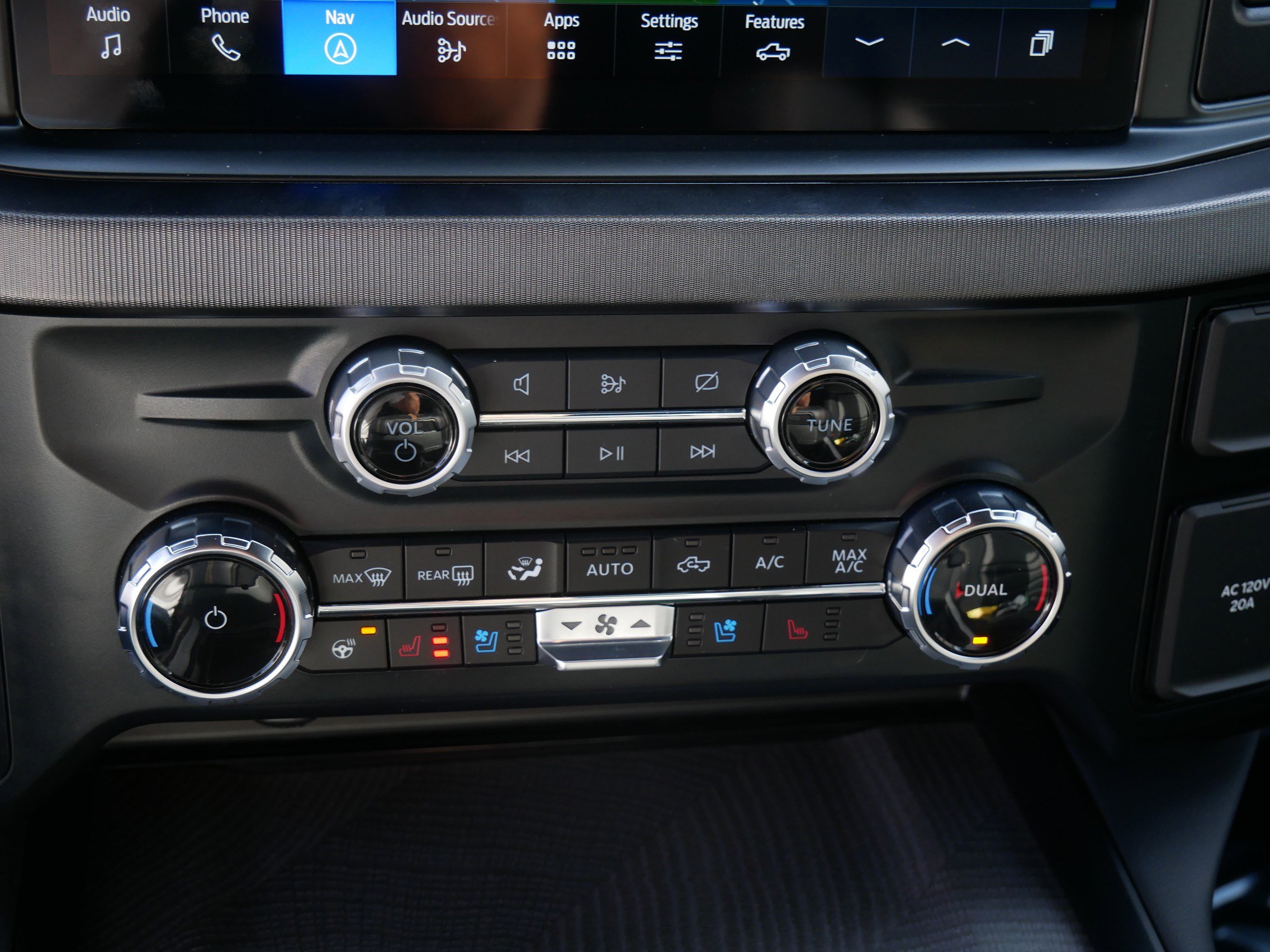 Used 2023 Ford F450 Platinum w/ FX4 Off-Road Package image 23