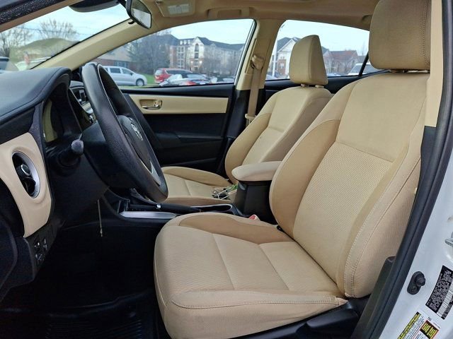 Used 2018 Toyota Corolla LE w/ LE Premium Package w/Moonroof image 17