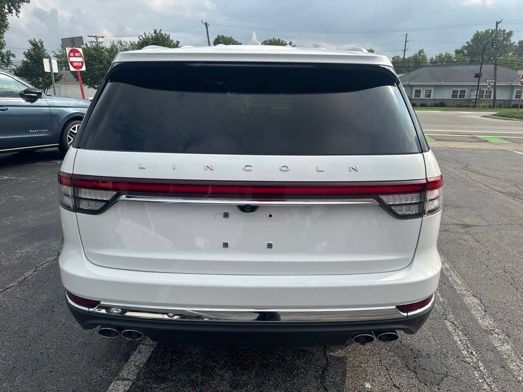 Used 2023 Lincoln Aviator AWD w/ Premium Package image 12