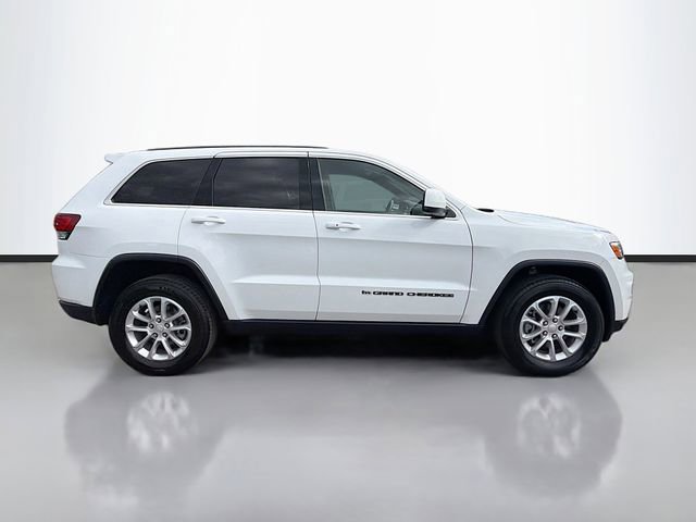 Used 2022 Jeep Grand Cherokee Laredo X AWD/4WD image 2