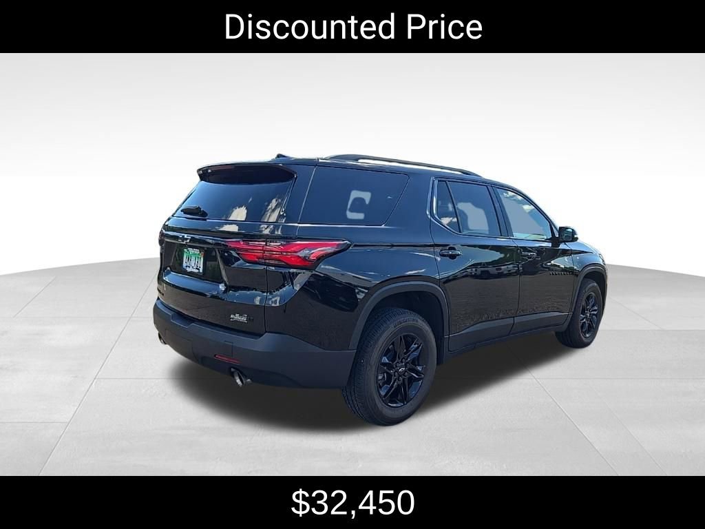 Used 2023 Chevrolet Traverse LT w/ Midnight/Sport Edition AWD/4WD image 3