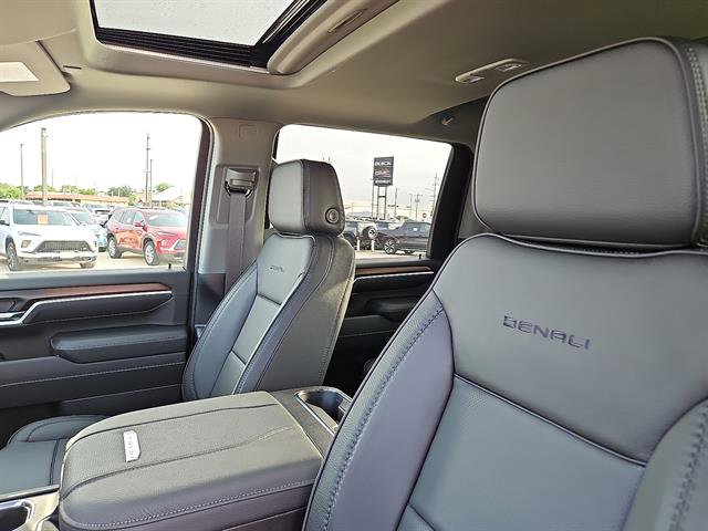 Used 2025 GMC Sierra 2500 Denali w/ Denali Reserve Package image 11
