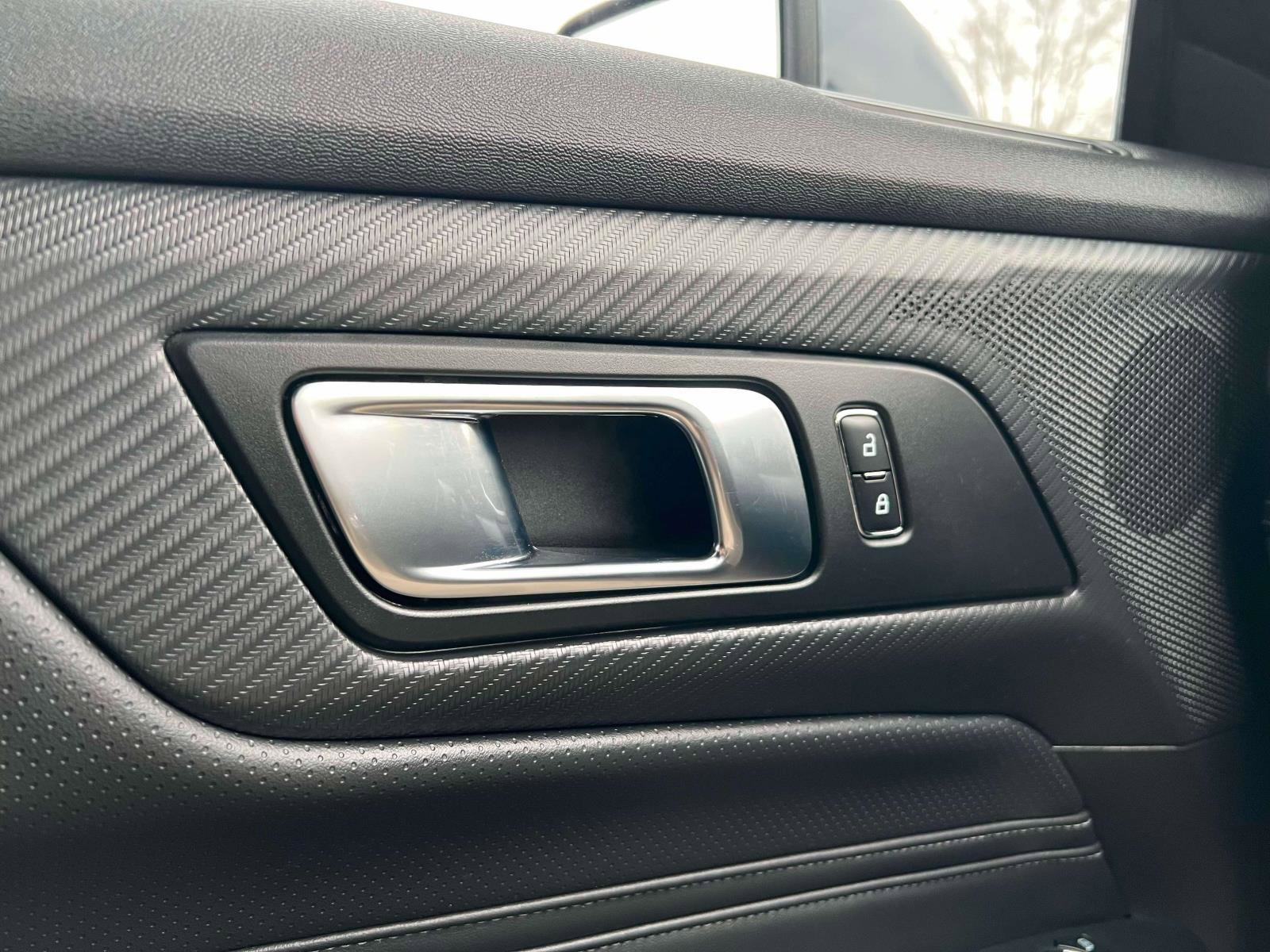 Used 2025 Ford Mustang GT Premium image 23
