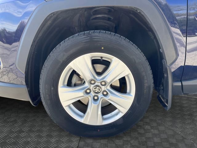 Used 2021 Toyota RAV4 XLE w/ XLE Grade Weather Package AWD/4WD image 14