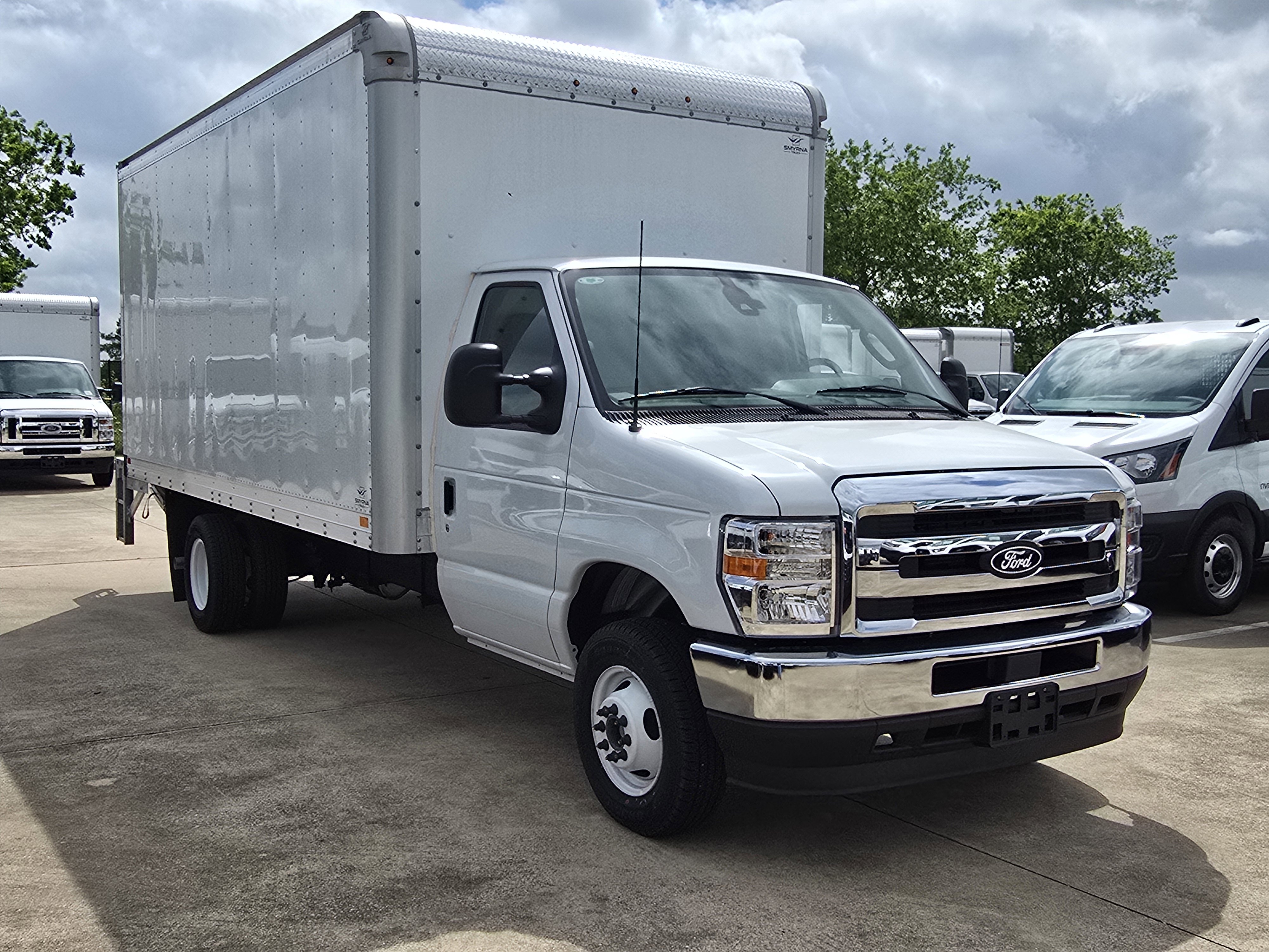 New 2026 Ford E-450 and Econoline 450 Super Duty w/ Power Equipment Group RWD image 1