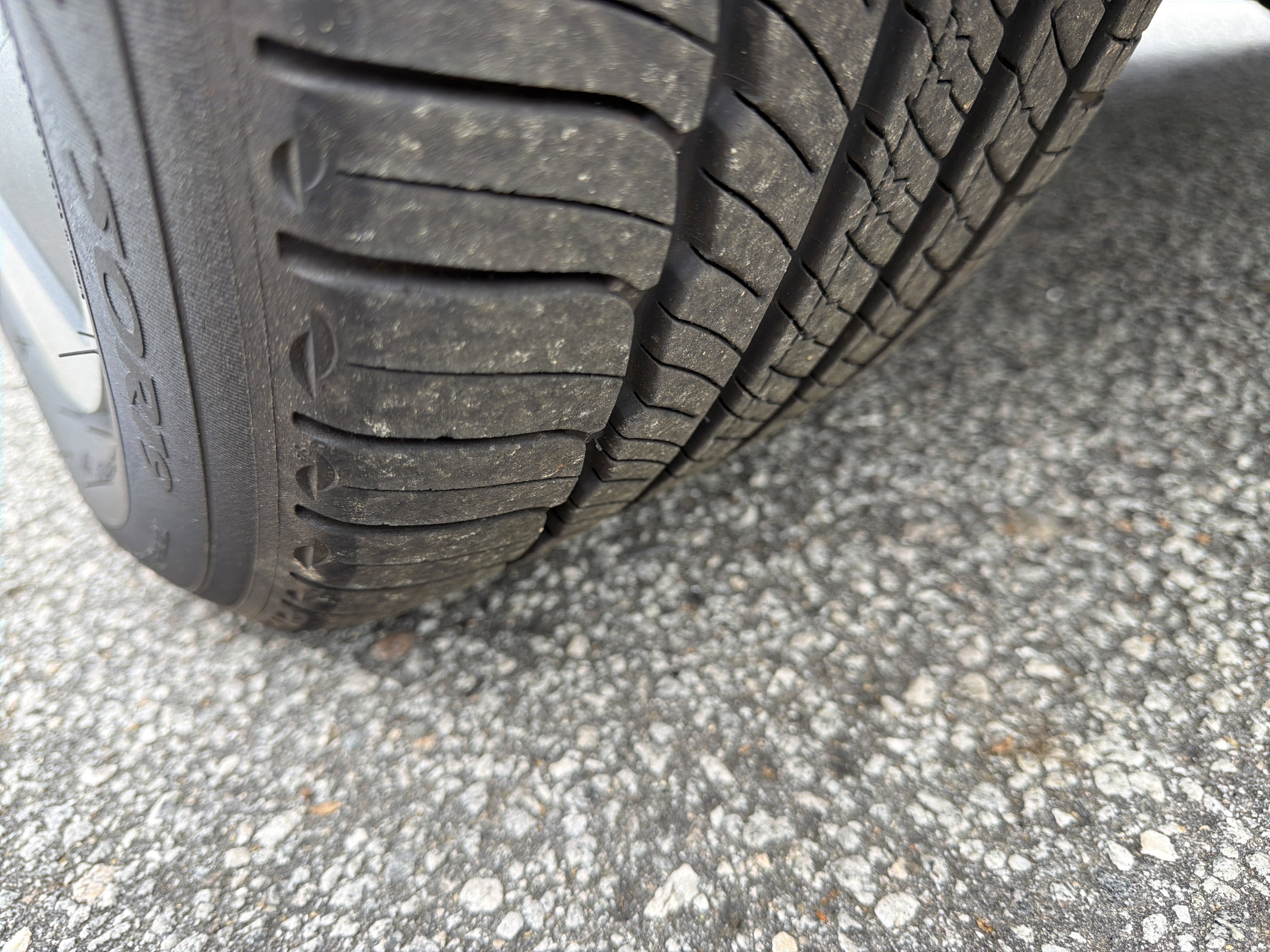 Certified 2025 Volvo XC40 B5 Core w/ Protection Package Premier image 12