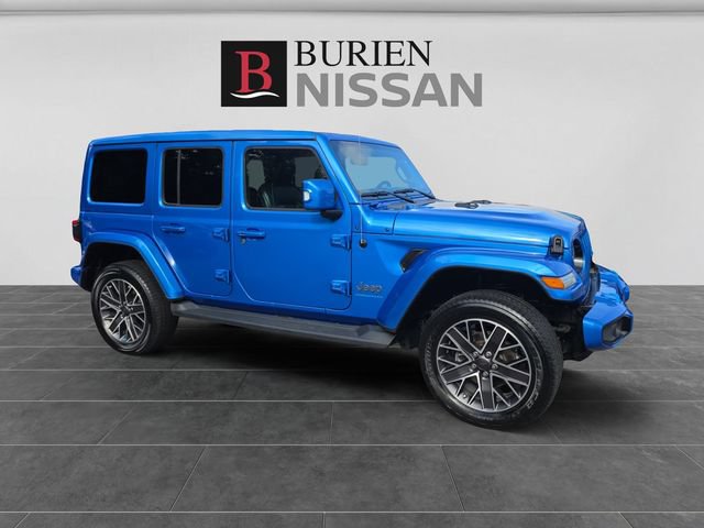 Used 2023 Jeep Wrangler Unlimited Sahara AWD/4WD image 7