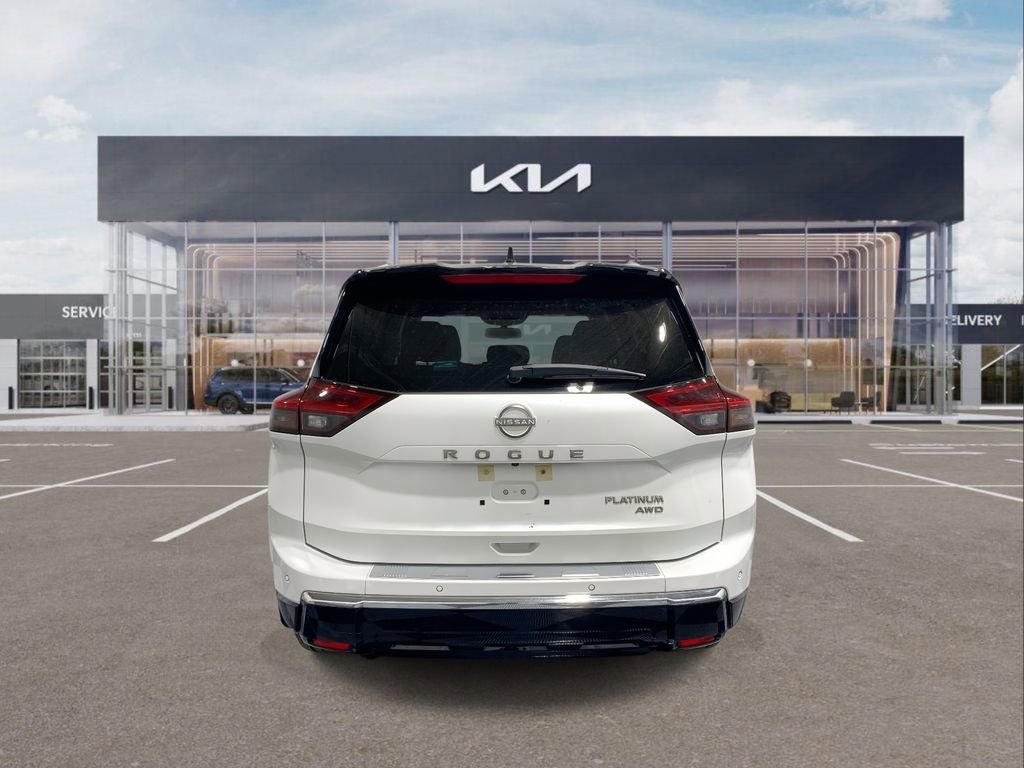 Used 2024 Nissan Rogue Platinum image 7