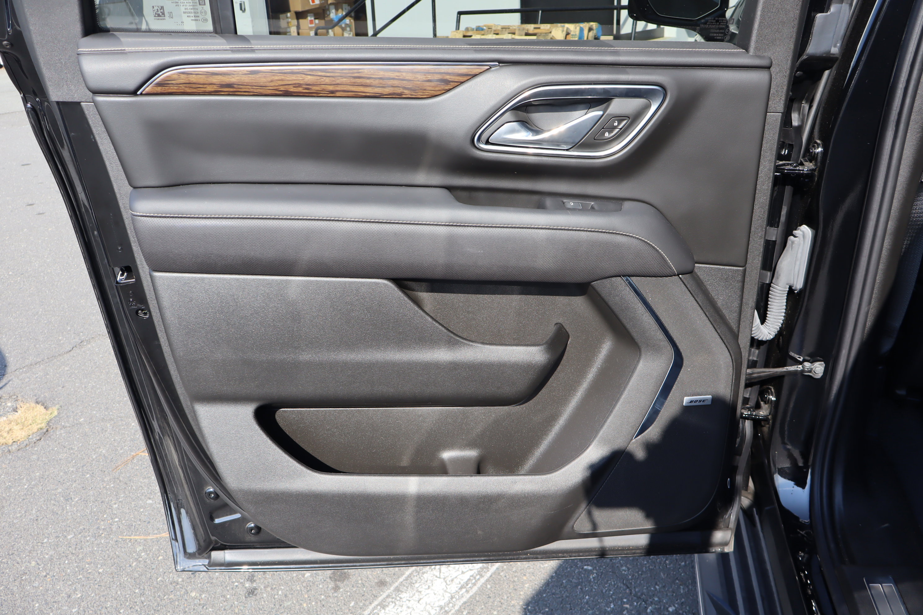 Certified 2024 Chevrolet Suburban Premier w/ Advanced Technology Package image 32