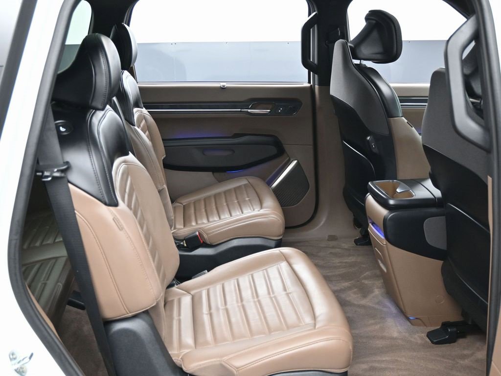 Used 2024 Kia EV9 Land image 34