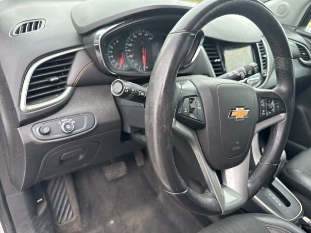 Used 2018 Chevrolet Trax LT w/ LT Convenience Package FWD image 8
