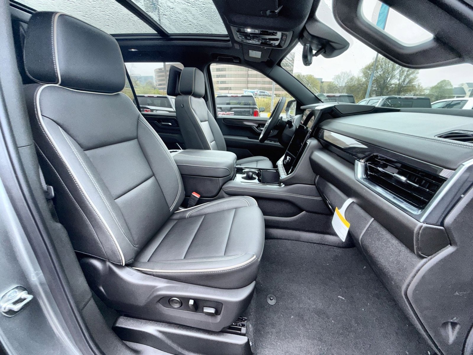 New 2026 GMC Yukon Elevation image 28