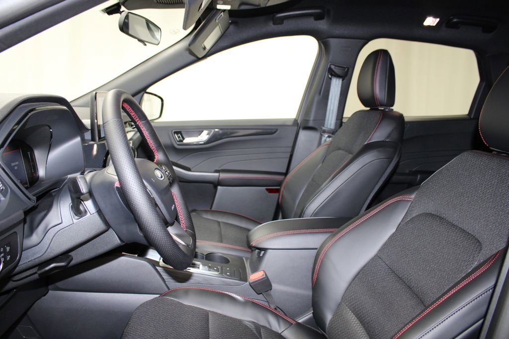 New 2026 Ford Escape ST-Line w/ Cold Weather Package image 15