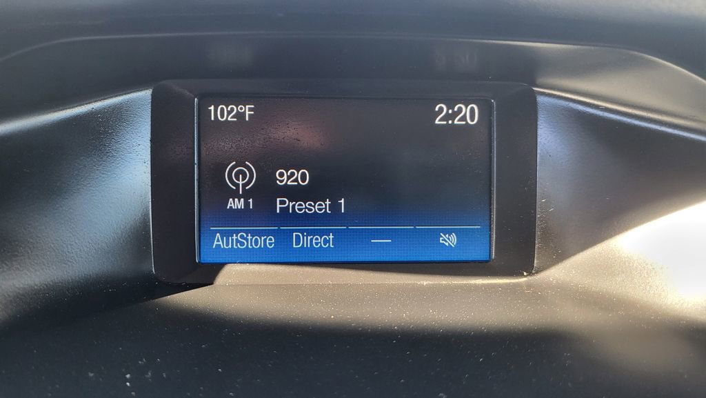 Used 2018 Ford Focus SE w/ SE Appearance Package image 30