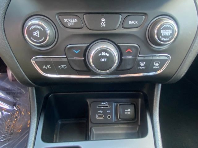 Used 2017 Jeep Cherokee Latitude w/ Comfort & Sound Group image 23