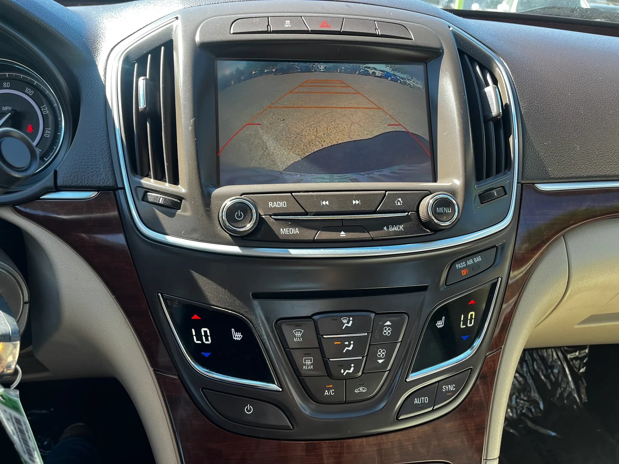 Used 2016 Buick Regal FWD image 18