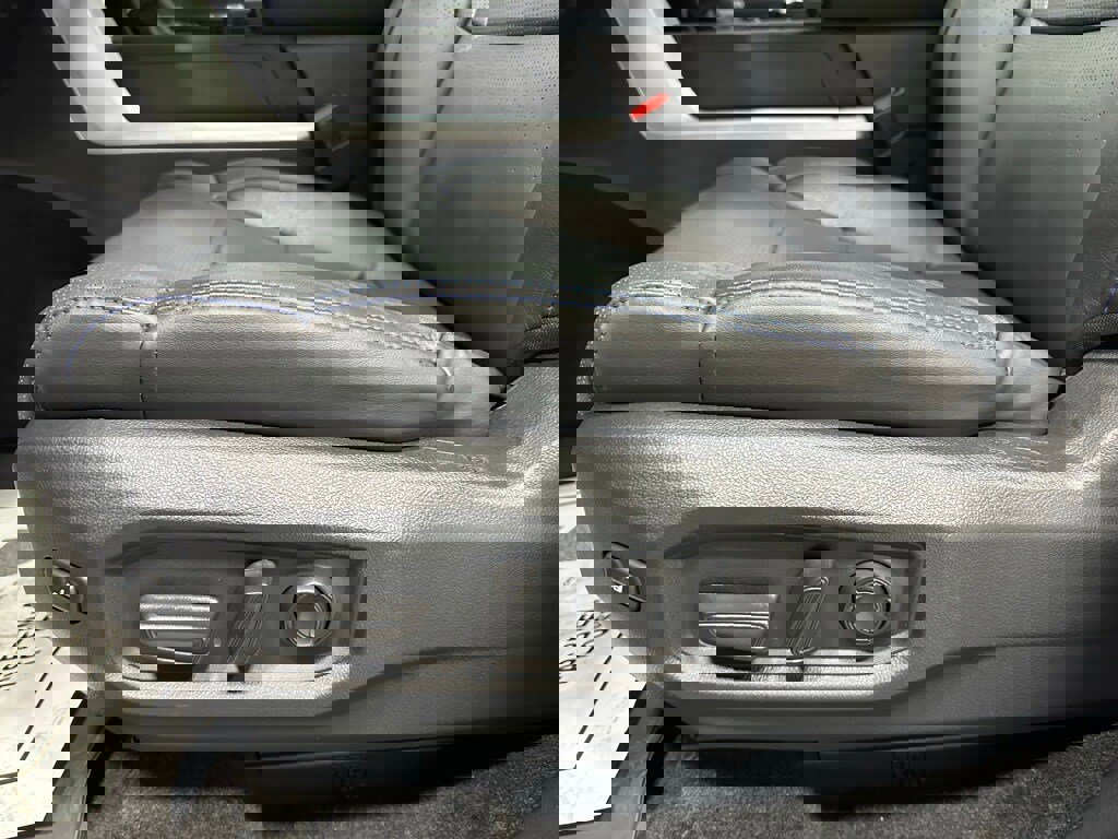 Used 2025 Toyota Tundra Platinum image 13