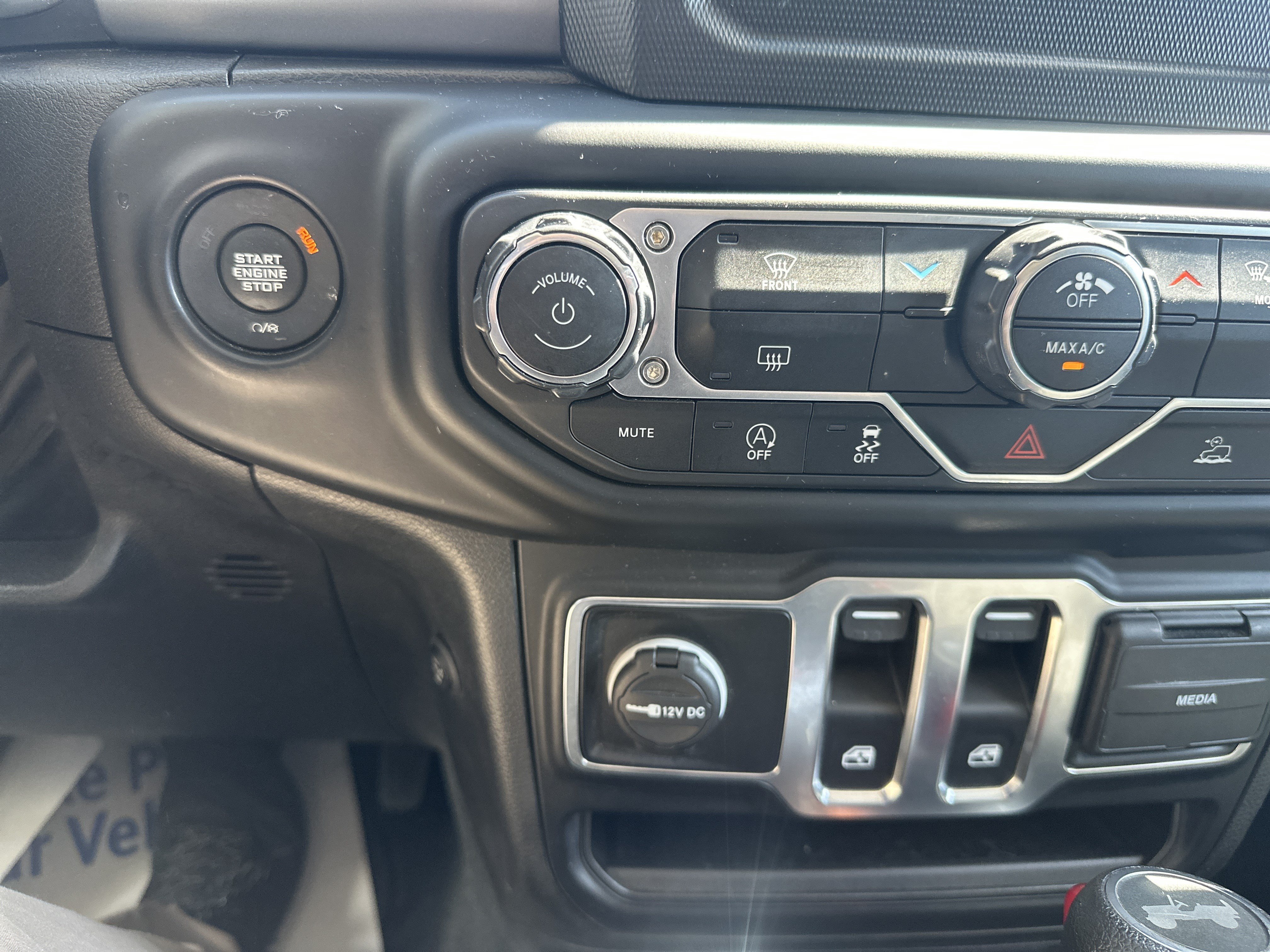 Used 2022 Jeep Wrangler Sport AWD/4WD image 16