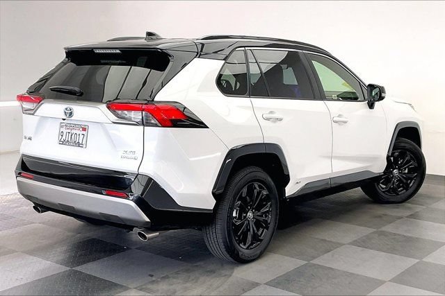 Used 2023 Toyota RAV4 XSE AWD/4WD image 13