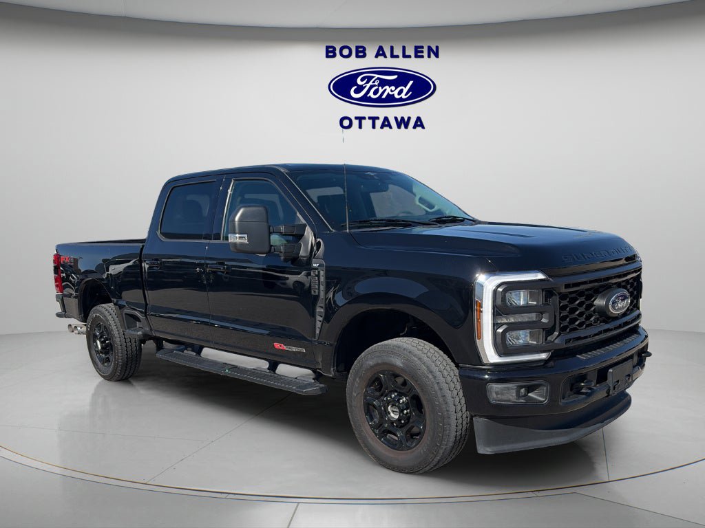 Used 2023 Ford F250 XLT w/ XLT Premium Package AWD/4WD image 14