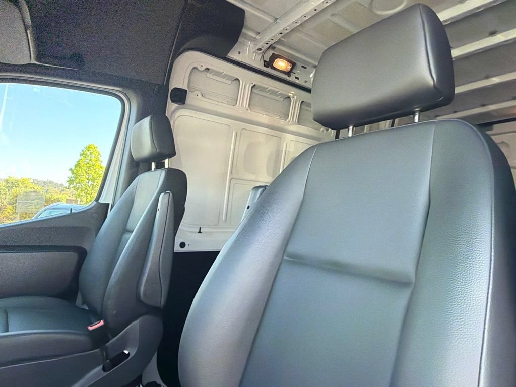 Used 2025 Mercedes-Benz Sprinter 2500 image 22