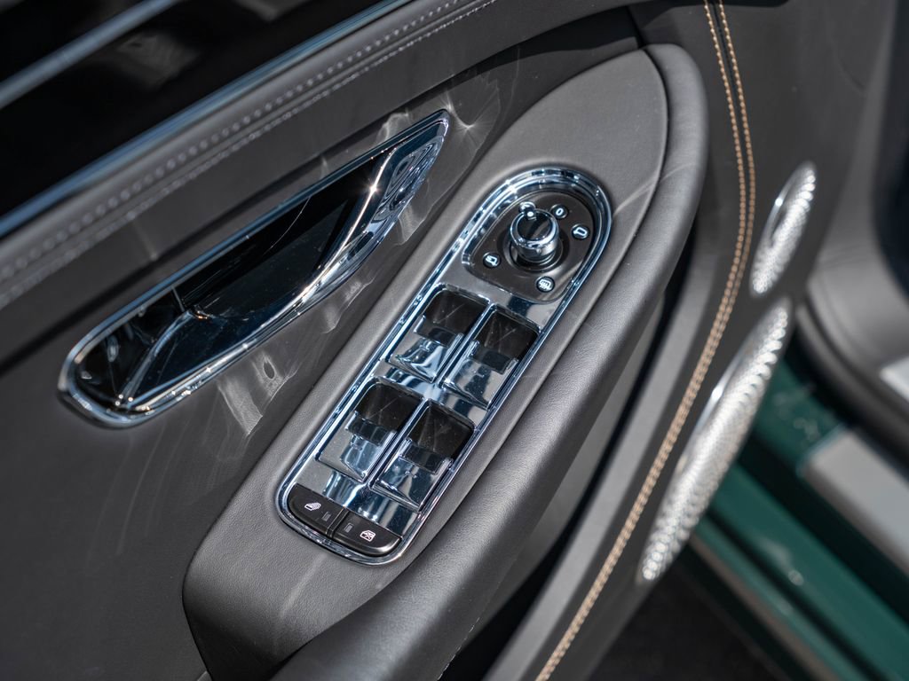 Used 2023 Bentley Continental GT V8 image 17