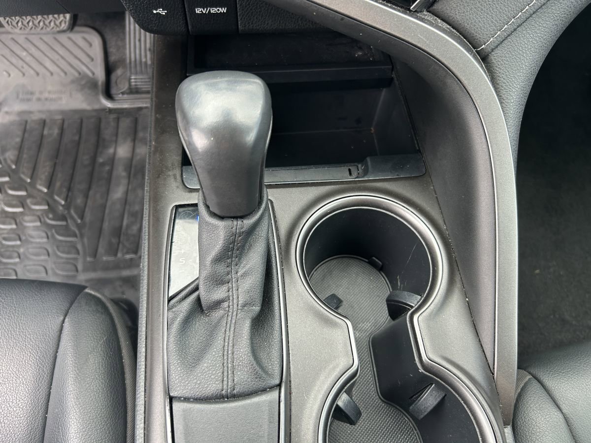 Used 2021 Toyota Camry SE image 10