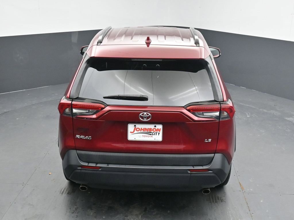 Used 2019 Toyota RAV4 LE w/ Carpet Mat Package image 33