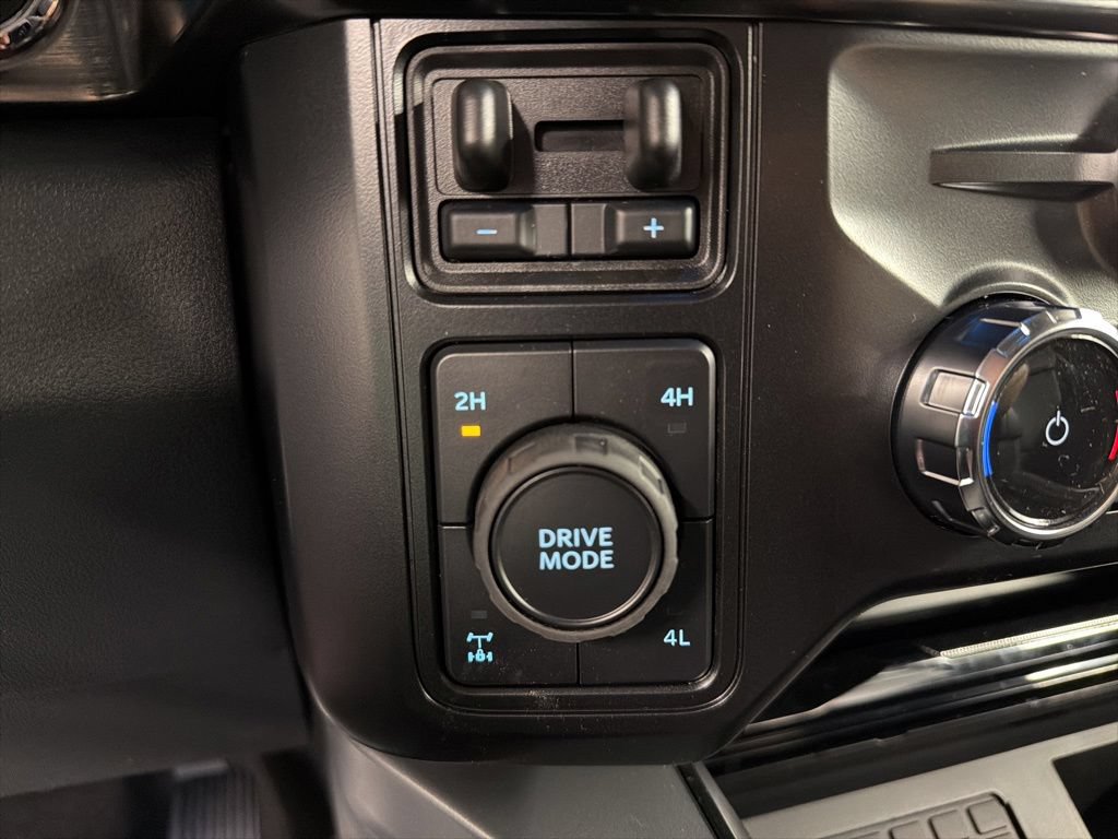 New 2026 Ford F350 Lariat w/ Black Appearance Package AWD/4WD image 16