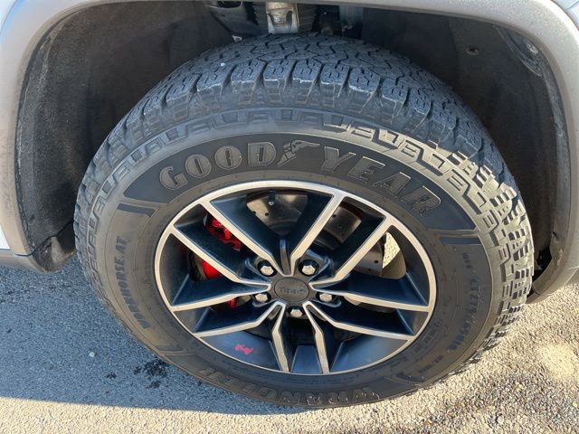 Used 2019 Jeep Grand Cherokee Trailhawk w/ Trailhawk Luxury Group AWD/4WD image 16