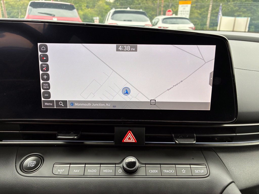 Certified 2025 Hyundai Elantra SEL FWD image 33