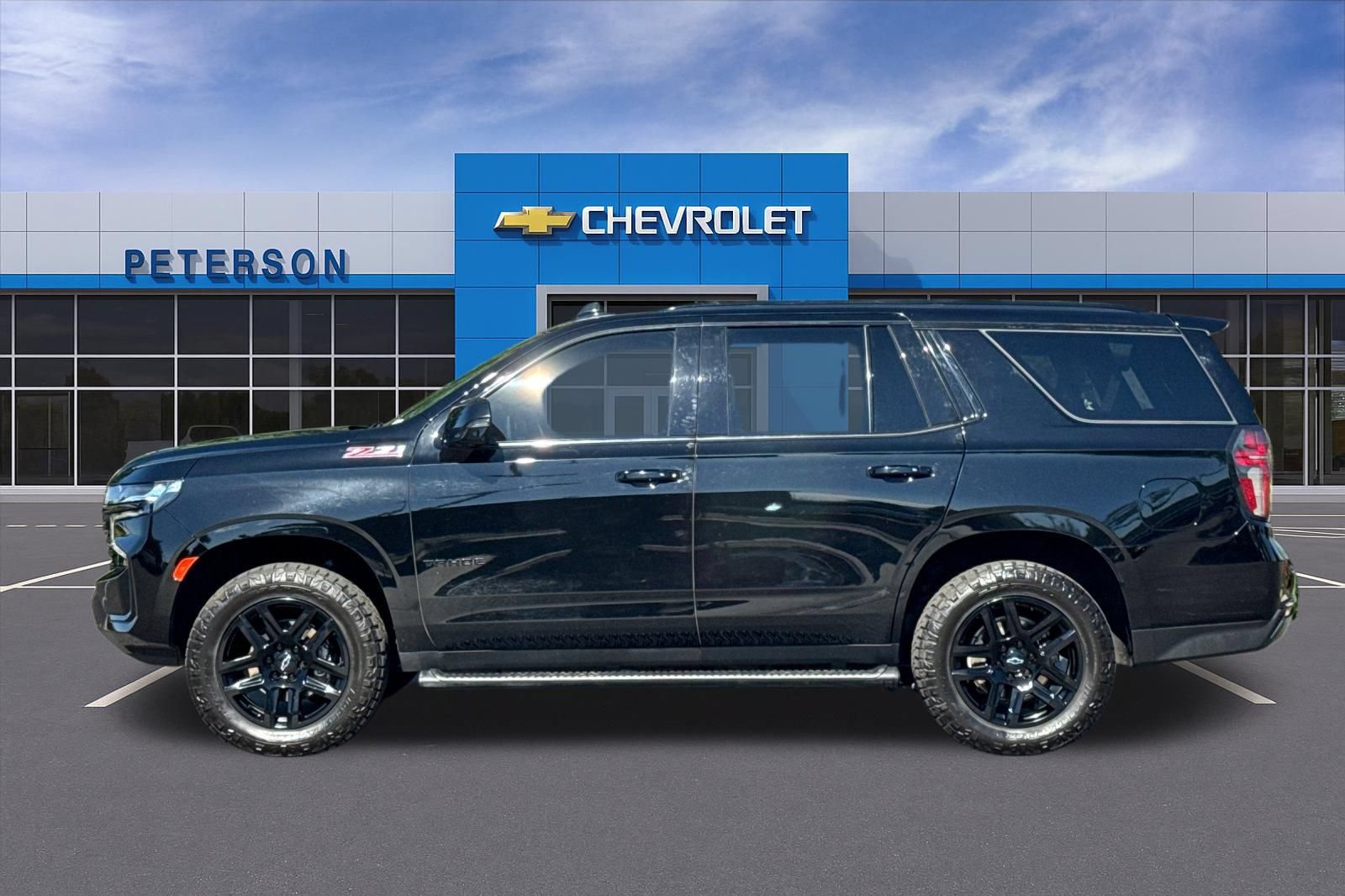 Certified 2023 Chevrolet Tahoe Z71 w/ Luxury Package AWD/4WD image 7