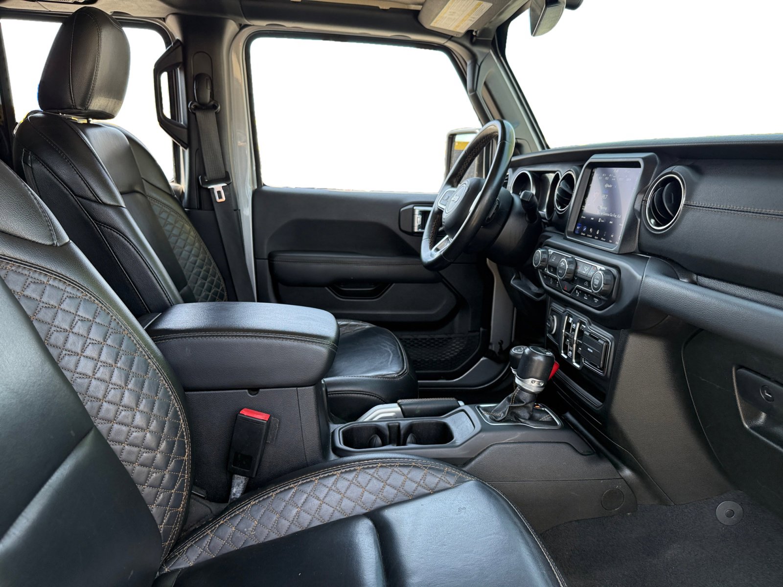 Used 2021 Jeep Gladiator Overland image 14