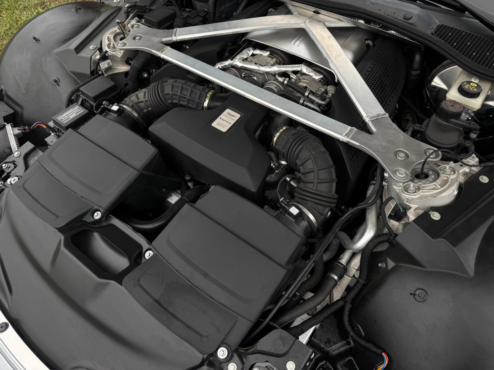 Used 2020 Aston Martin V8 Vantage Coupe image 53