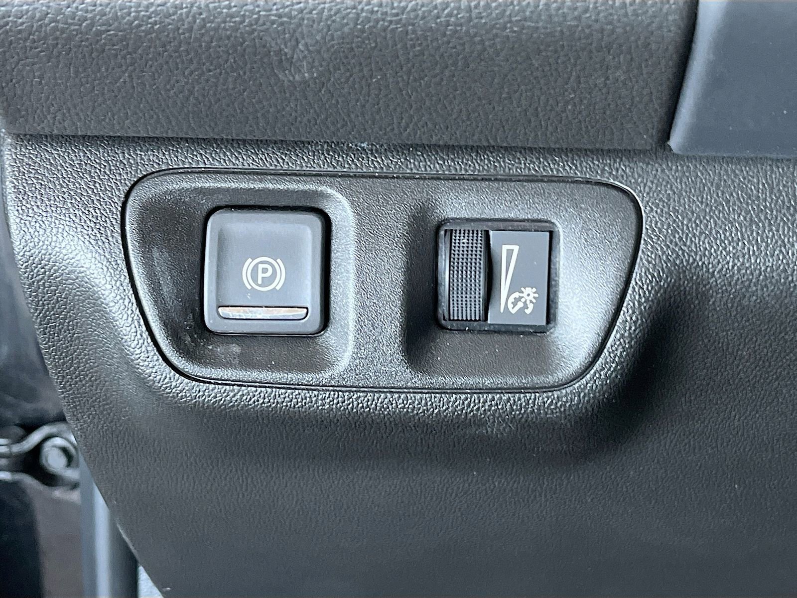 Used 2023 GMC Acadia SLT w/ Preferred Package image 10