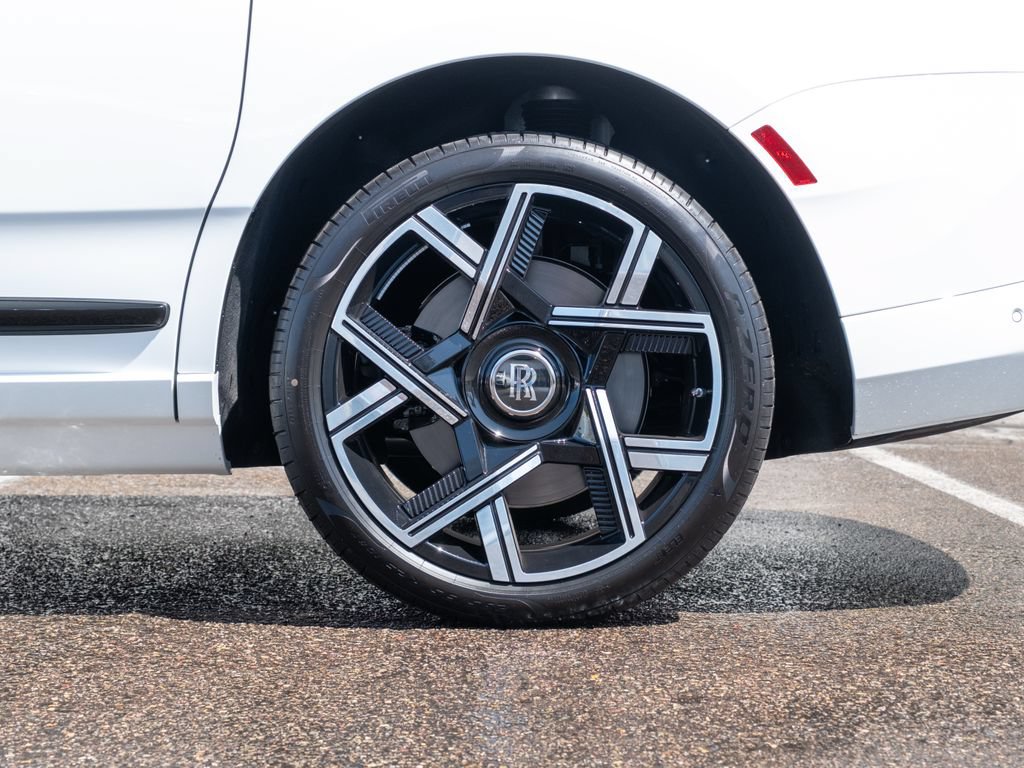 New 2027 Rolls-Royce Cullinan Black Badge AWD/4WD image 40