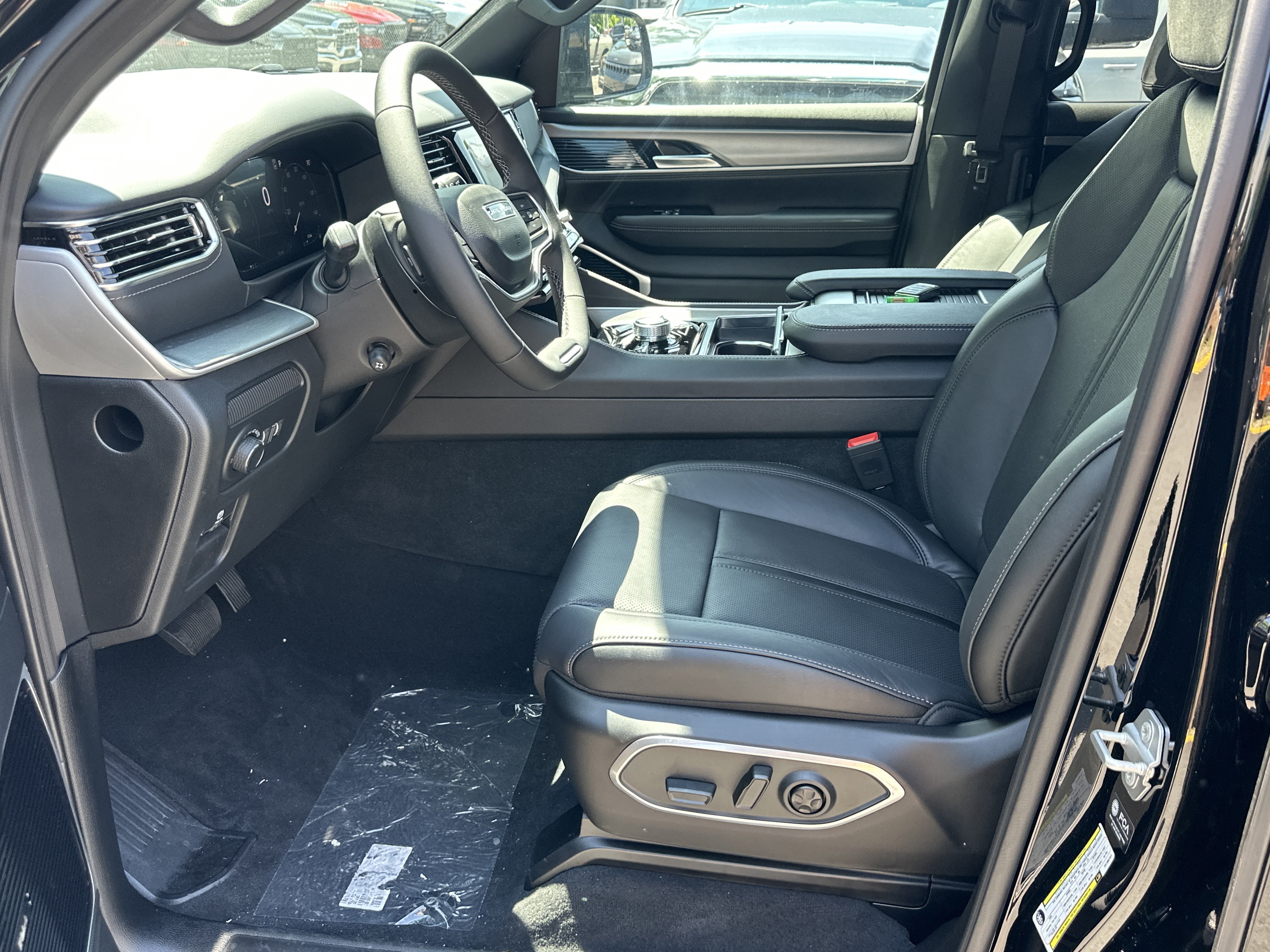 New 2026 Jeep Grand Wagoneer Limited AWD/4WD image 23