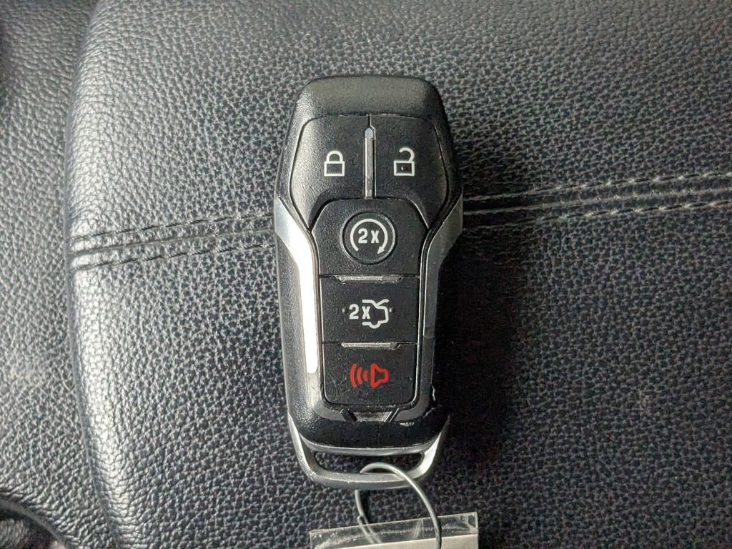 Used 2017 Ford Mustang Premium image 31