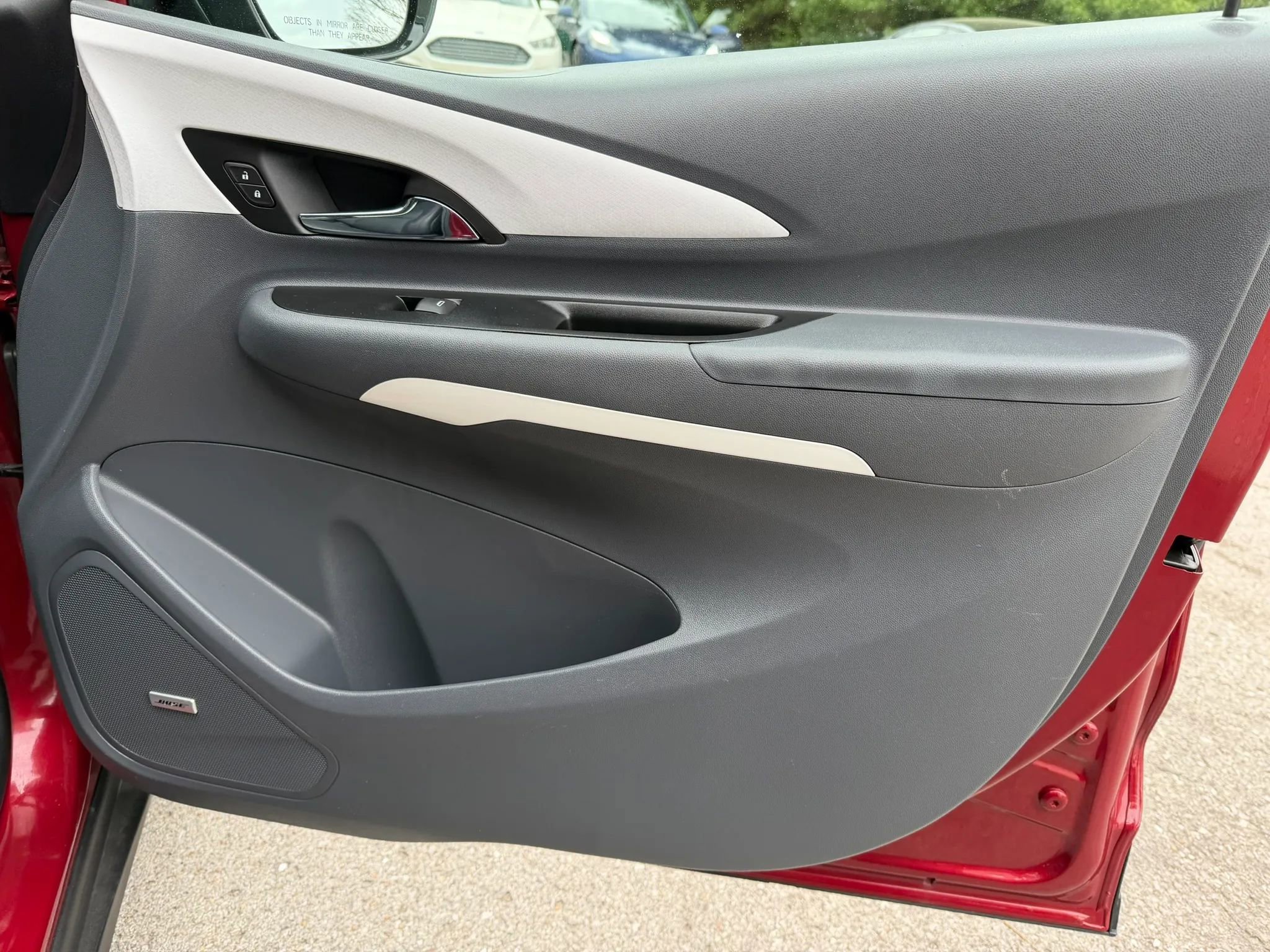 Used 2019 Chevrolet Bolt Premier w/ Infotainment Package image 31