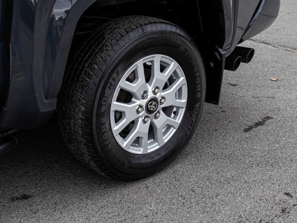 Used 2024 Toyota Tacoma SR5 AWD/4WD image 8