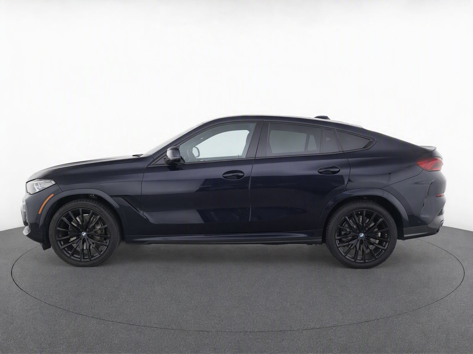 Certified 2023 BMW X6 xDrive40i w/ Executive Package AWD/4WD image 3