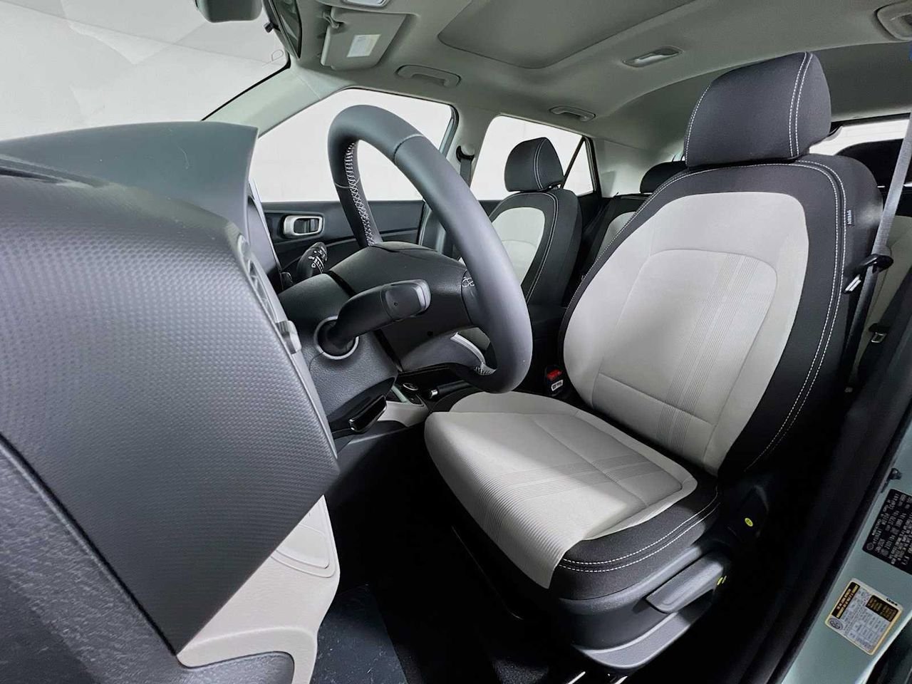 New 2026 Hyundai Venue SEL FWD image 13
