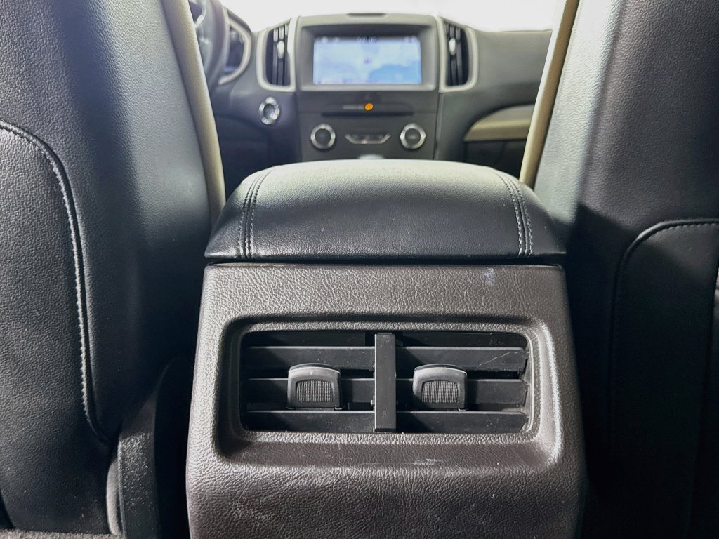 Used 2018 Ford Edge SEL w/ Equipment Group 201A FWD image 30