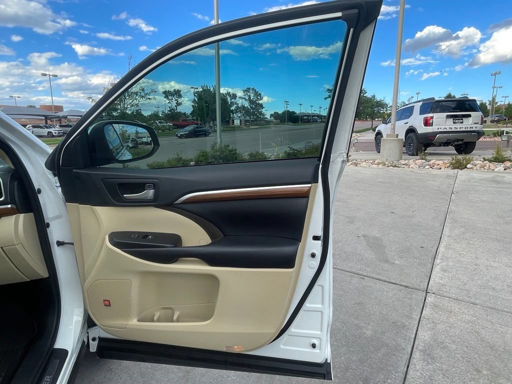 Used 2018 Toyota Highlander Limited Platinum AWD/4WD image 33