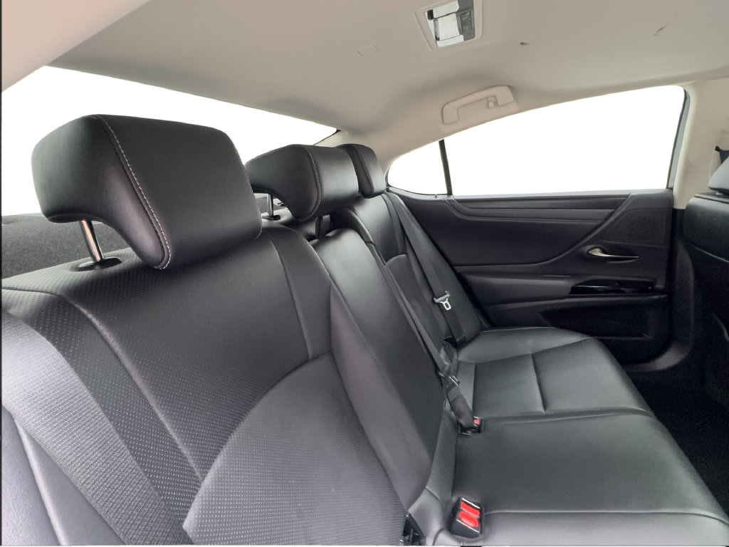Used 2024 Lexus ES 350 w/ Premium Package FWD image 32