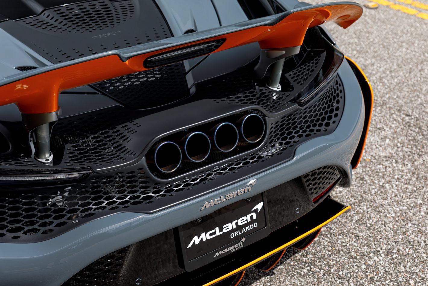 Used 2022 McLaren 765LT RWD image 16