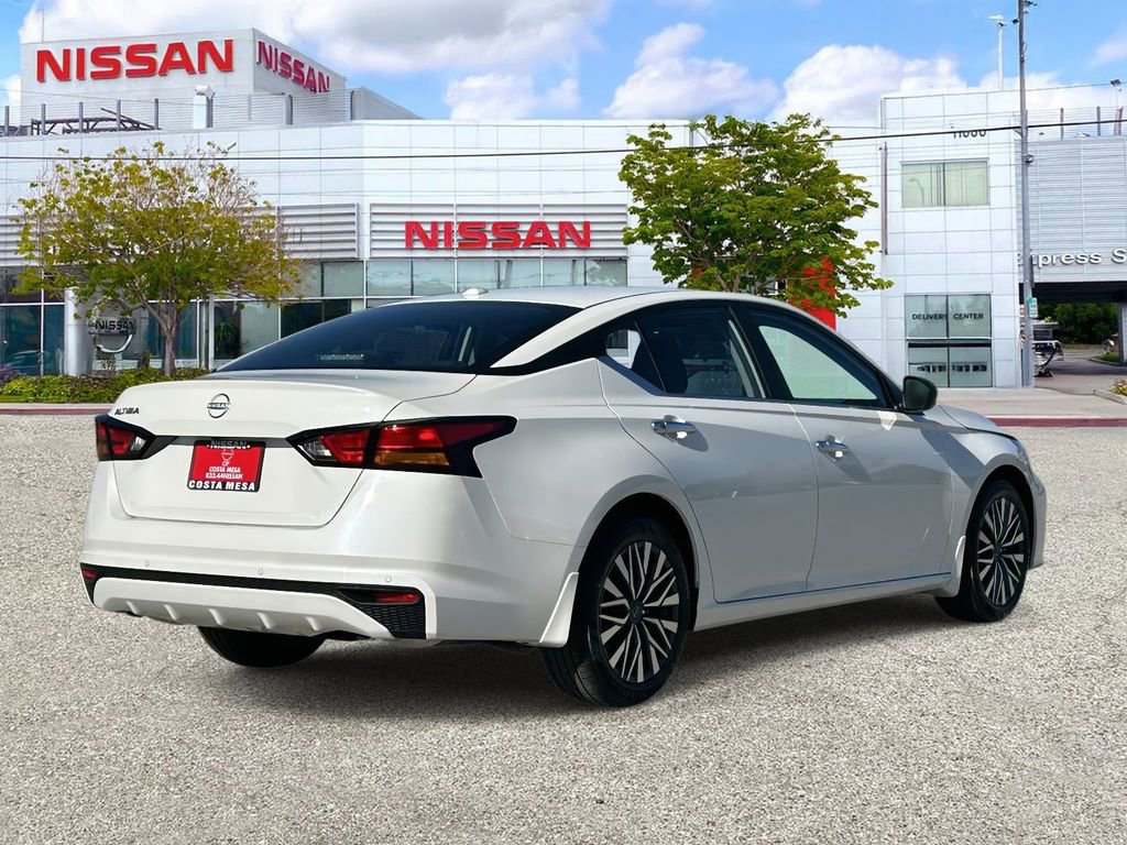 New 2025 Nissan Altima 2.5 SV image 4